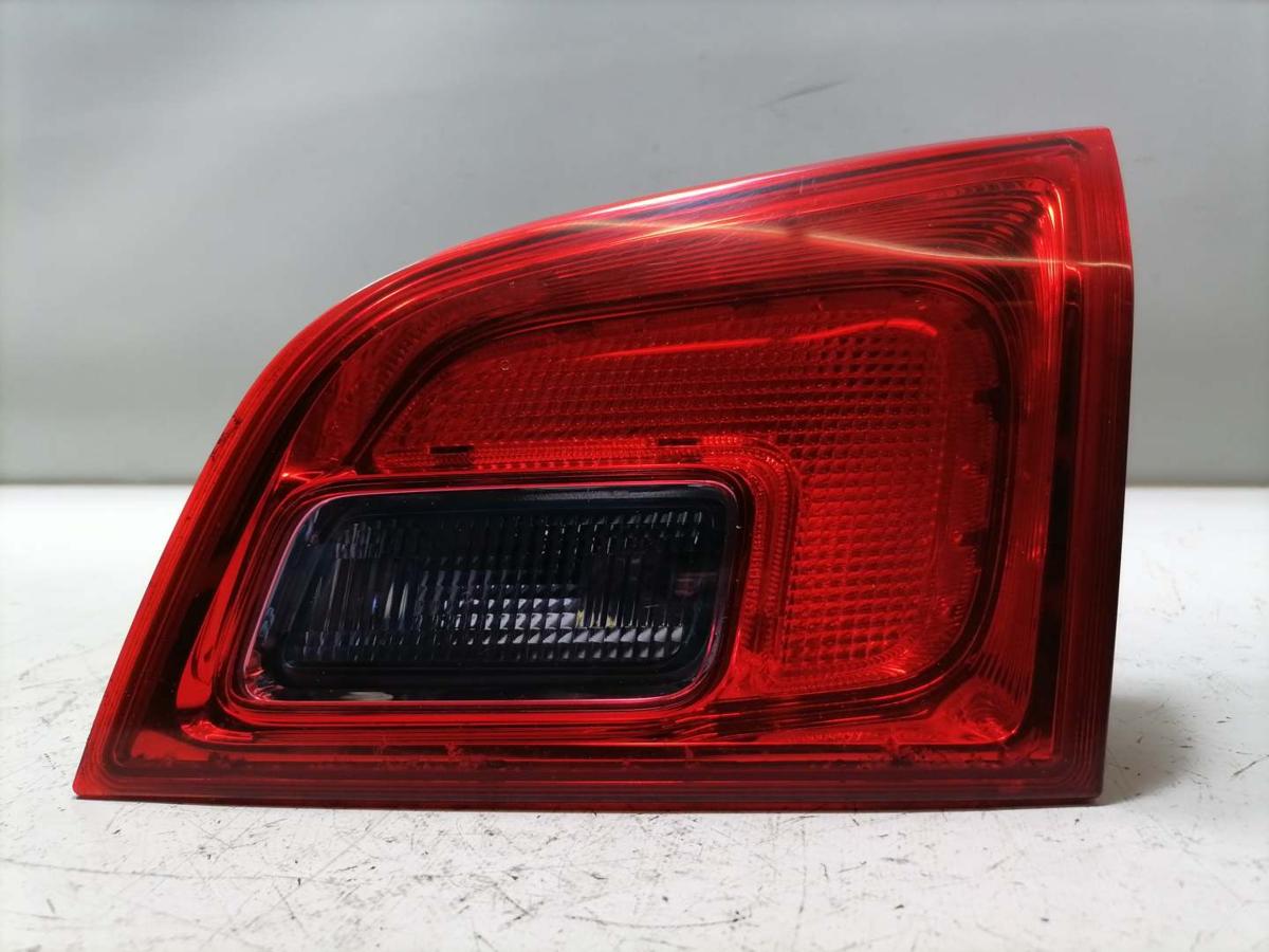 Opel Astra J original R&uuml;cklicht R&uuml;ckleuchte Schlussleuchte innen rechts Kombi Bj.2013